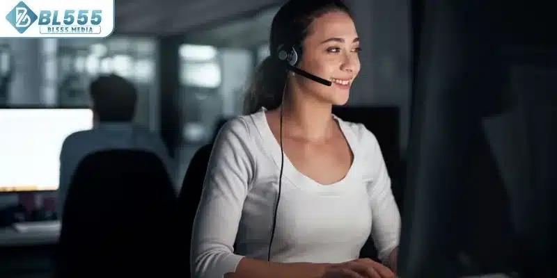 Liên hệ BL555 qua hotline giải đáp vấn đề người chơi trực tiếp nhất